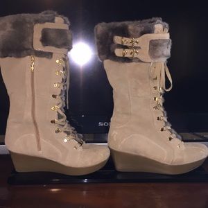 Report-Tan suede boots with fur trim size 10